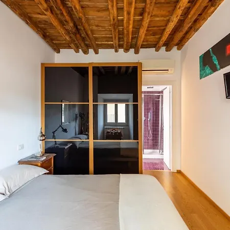 Iflat Homey In Campo De'fiori روما